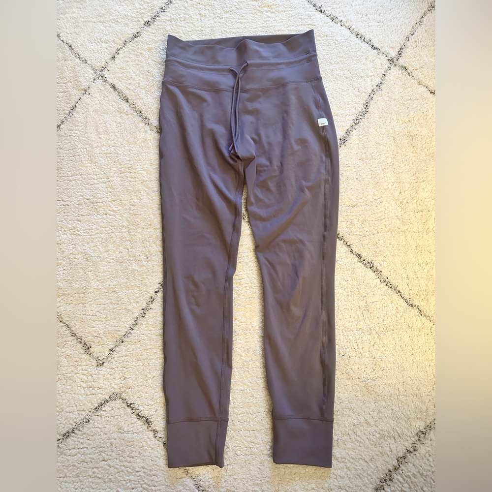 Vuori Daily Legging size M in Sawyer color